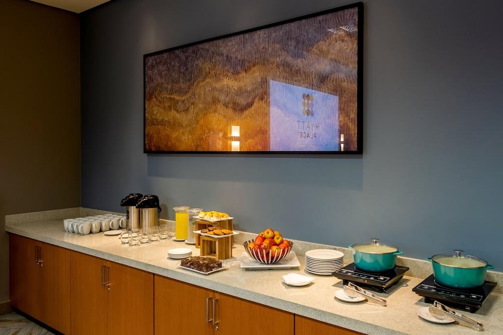 Hyatt Place Hotel 4*